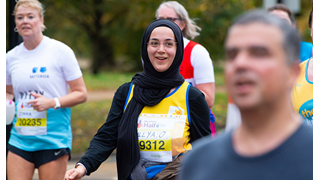 Runner in a yellow vest